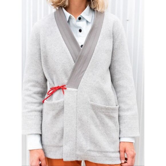 TOPO DESIGNS WOMEN'S GLOBAL WRAP SWEATER Tech Wool Wrap Gray sz Medium Cardigan - Picture 1 of 6
